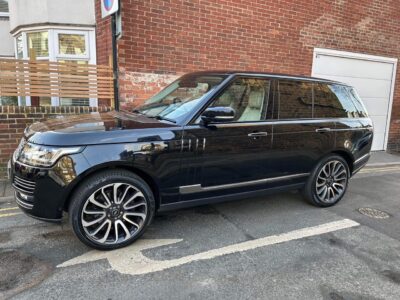 LAND ROVER RANGE ROVER VOGUE SE TDV6 AUTO ENGINE SIZE 3.0 Litres FUEL DIESEL BODY 5 DOOR ESTATE TRANSMISSION AUTOMATIC SEATS 5 COLOUR BLACK REG DATE 29/03/2018 74000 Miles FX18 XLV