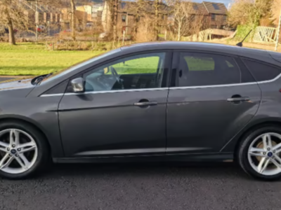 FORD FOCUS ZETEC EDITION ENGINE SIZE 1.0 Litres FUEL PETROL BODY 5 DOOR HATCHBACK TRANSMISSION MANUAL SEATS 5 COLOUR GREY REG DATE 30/06/2017  31000 Miles DP17 FXE