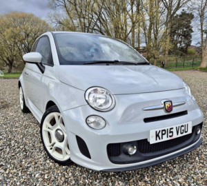 ABARTH 500 CUSTOM ENGINE SIZE 1.4 Litres FUEL PETROL BODY 3 DOOR HATCHBACK TRANSMISSION MANUAL SEATS 4 COLOUR GREY REG DATE 31/03/2015 58700 miles KP15 VGU