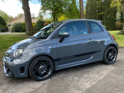 ABARTH 595 Engine Size 1.4 Litres Fuel PETROL Body 3 DOOR HATCHBACK Transmission MANUAL Seats 4 Colour GREY Reg Date 24/03/2017 Reg FJ17YTP