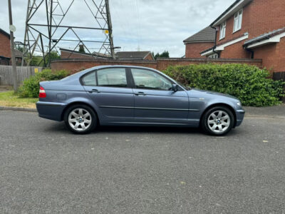 BMW MODEL 318I SE AUTO  ENGINE SIZE 2.0 Litres FUEL PETROL BODY 4 DOOR SALOON TRANSMISSION AUTOMATIC SEATS 5 COLOUR BLUE REG DATE21/06/2002 59700 Miles,