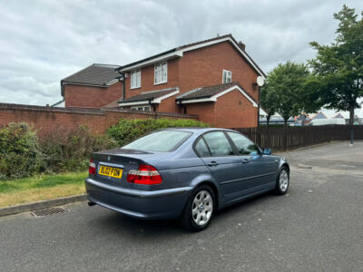 BMW MODEL 318I SE AUTO  ENGINE SIZE 2.0 Litres FUEL PETROL BODY 4 DOOR SALOON TRANSMISSION AUTOMATIC SEATS 5 COLOUR BLUE REG DATE21/06/2002 59700 Miles,