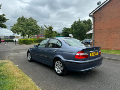 BMW MODEL 318I SE AUTO  ENGINE SIZE 2.0 Litres FUEL PETROL BODY 4 DOOR SALOON TRANSMISSION AUTOMATIC SEATS 5 COLOUR BLUE REG DATE21/06/2002 59700 Miles,