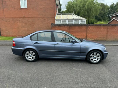 BMW MODEL 318I SE AUTO  ENGINE SIZE 2.0 Litres FUEL PETROL BODY 4 DOOR SALOON TRANSMISSION AUTOMATIC SEATS 5 COLOUR BLUE REG DATE21/06/2002 59700 Miles,