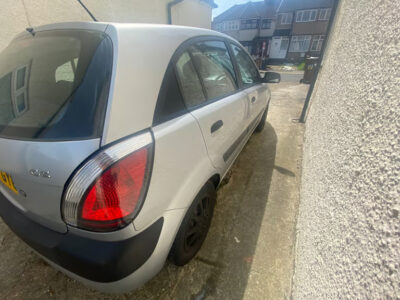 KIA MODEL RIO GS ENGINE SIZE1.4 Litres FUEL PETROL BODY5 DOOR HATCHBACK TRANSMISSION MANUAL SEATS 5 COLOUR SILVER REG DATE 01/03/2007 Mileage: 89000 BF07GYG