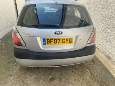 KIA MODEL RIO GS ENGINE SIZE1.4 Litres FUEL PETROL BODY5 DOOR HATCHBACK TRANSMISSION MANUAL SEATS 5 COLOUR SILVER REG DATE 01/03/2007 Mileage: 89000 BF07GYG