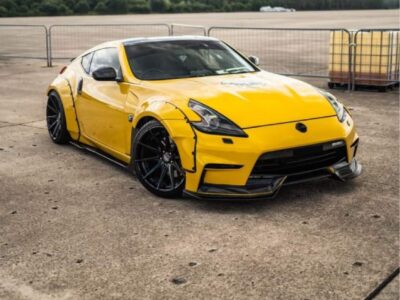 NISSAN MODEL350Z  ENGINE SIZE3.5 Litres FUEL PETROL BODY 3 DOOR COUPE TRANSMISSION MANUAL SEATS 4 COLOUR  Yellow REG DATE 29/09/2005 Mileage: 83000 L17FDN