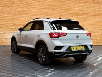 VOLKSWAGEN T-ROC SE TSI Engine Size 1.0 Litres Fuel PETROL Body 5 DOOR HATCHBACK Transmission MANUAL Seats 5 Colour SILVER Reg Date 01/08/2018 Mileage 47814 Reg  FT18DXU