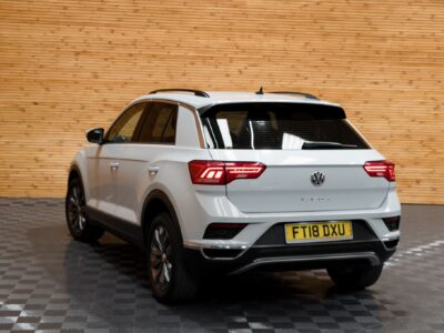 VOLKSWAGEN T-ROC SE TSI Engine Size 1.0 Litres Fuel PETROL Body 5 DOOR HATCHBACK Transmission MANUAL Seats 5 Colour SILVER Reg Date 01/08/2018 Mileage 47814 Reg  FT18DXU