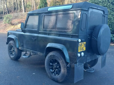 LAND ROVER MODEL 90 DEFENDER TDI ENGINE CC 2495 cc FUEL DIESEL BODYLIGHT 4×4 UTILITY TRANSMISSION N/A SEATS 2 COLOUR GREEN REG DATE 05/01/1996 Mileage: 107935, N874 VAC