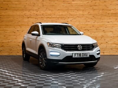 VOLKSWAGEN T-ROC SE TSI Engine Size 1.0 Litres Fuel PETROL Body 5 DOOR HATCHBACK Transmission MANUAL Seats 5 Colour SILVER Reg Date 01/08/2018 Mileage 47814 Reg  FT18DXU