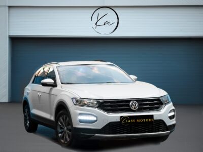 VOLKSWAGEN T-ROC SE TSI Engine Size 1.0 Litres Fuel PETROL Body 5 DOOR HATCHBACK Transmission MANUAL Seats 5 Colour SILVER Reg Date 01/08/2018 Mileage 47814 Reg  FT18DXU