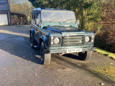 LAND ROVER MODEL 90 DEFENDER TDI ENGINE CC 2495 cc FUEL DIESEL BODYLIGHT 4×4 UTILITY TRANSMISSION N/A SEATS 2 COLOUR GREEN REG DATE 05/01/1996 Mileage: 107935, N874 VAC