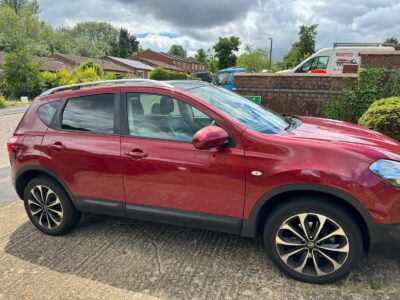 NISSAN QASHQAI TEKNA CVT Engine Size 2.0 Litres Fuel PETROL Body 5 DOOR HATCHBACK Transmission CVT Seats 5 Colour RED Reg Date 18/05/2013 Mileage 137400 Reg FT13SNZ