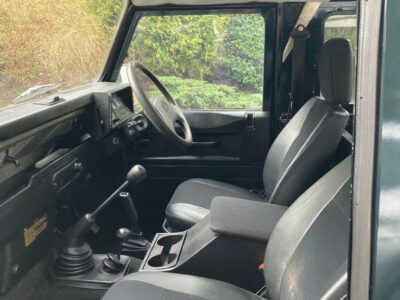 LAND ROVER MODEL 90 DEFENDER TDI ENGINE CC 2495 cc FUEL DIESEL BODYLIGHT 4×4 UTILITY TRANSMISSION N/A SEATS 2 COLOUR GREEN REG DATE 05/01/1996 Mileage: 107935, N874 VAC