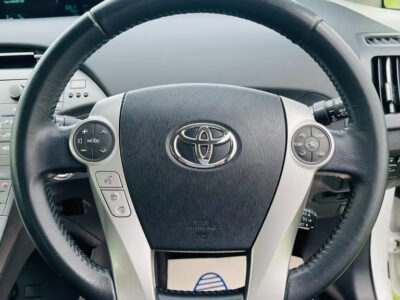 TOYOTA PRIUS T SPIRIT VVT-I CVT Engine Size 1.8 Litres Fuel PETROL/ELECTRIC Body 5 DOOR HATCHBACK Transmission CVT Seats 5 Colour WHITE Reg Date 01/03/2013 Mileage: 234000 Reg VX13TZW