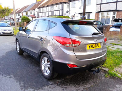 HYUNDAI IX35 GDI STYLE 2WD Engine Size 1.6 Litres Fuel PETROL Body 5 DOOR ESTATE Transmission MANUAL Seats 5 Colour GREY Reg Date 31/07/2013 Mileage: 63000 Reg WM13OEU