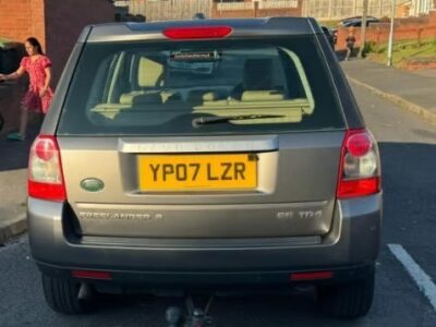 LAND ROVER FREELANDER SE TD4 Engine Size 2.2 Litres Fuel DIESEL Body 5 DOOR ESTATE Transmission MANUAL Seats 5 Colour GREY Reg Date 27/04/2007 Mileage: 111656 Reg YP07LZR