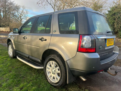 LAND ROVER FREELANDER SE TD4 Engine Size 2.2 Litres Fuel DIESEL Body 5 DOOR ESTATE Transmission MANUAL Seats 5 Colour GREY Reg Date 27/04/2007 Mileage: 111656 Reg YP07LZR