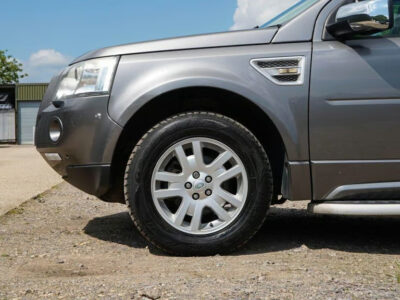 LAND ROVER FREELANDER SE TD4 Engine Size 2.2 Litres Fuel DIESEL Body 5 DOOR ESTATE Transmission MANUAL Seats 5 Colour GREY Reg Date 27/04/2007 Mileage: 111656 Reg YP07LZR