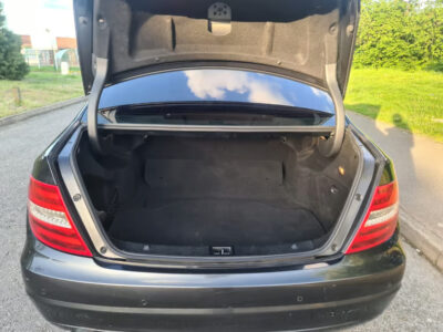 MERCEDES-BENZ C220 SE CDI BLUEEFFICIENCY Engine Size 2.2 Litres Fuel DIESEL Body 4 DOOR SALOON Transmission MANUAL Seats 5 Colour BLACK Reg Date 30/05/2012 Mileage: 71525 Reg ML12 DJD