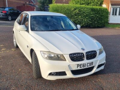 BMW MODEL 318D PERFORMANCE EDITION ENGINE SIZE 2.0 Litres FUELDIESEL BODY 4 DOOR SALOON TRANSMISSION MANUAL SEATS 5 COLOUR WHITE REG DATE 16/09/2011 PE61CXR Mileage: 125187