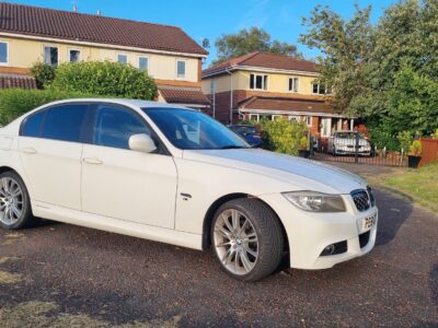 BMW MODEL 318D PERFORMANCE EDITION ENGINE SIZE 2.0 Litres FUELDIESEL BODY 4 DOOR SALOON TRANSMISSION MANUAL SEATS 5 COLOUR WHITE REG DATE 16/09/2011 PE61CXR Mileage: 125187