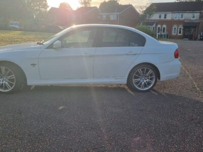 BMW MODEL 318D PERFORMANCE EDITION ENGINE SIZE 2.0 Litres FUELDIESEL BODY 4 DOOR SALOON TRANSMISSION MANUAL SEATS 5 COLOUR WHITE REG DATE 16/09/2011 PE61CXR Mileage: 125187