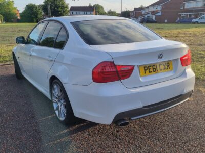 BMW MODEL 318D PERFORMANCE EDITION ENGINE SIZE 2.0 Litres FUELDIESEL BODY 4 DOOR SALOON TRANSMISSION MANUAL SEATS 5 COLOUR WHITE REG DATE 16/09/2011 PE61CXR Mileage: 125187