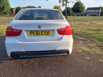 BMW MODEL 318D PERFORMANCE EDITION ENGINE SIZE 2.0 Litres FUELDIESEL BODY 4 DOOR SALOON TRANSMISSION MANUAL SEATS 5 COLOUR WHITE REG DATE 16/09/2011 PE61CXR Mileage: 125187