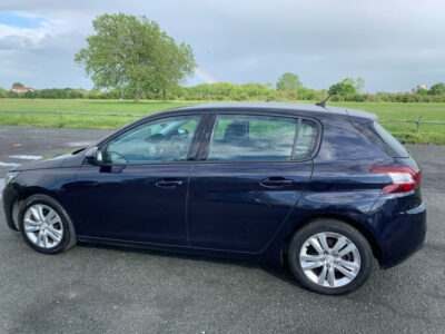 PEUGEOT 308 ACTIVE BLUE HDI S/S Engine Size 1.6 Litres Fuel DIESEL Body 5 DOOR HATCHBACK Transmission MANUAL Seats 5 Colour BLUE Reg Date 02/09/2015 Mileage: 142629 Reg FJ65XDP