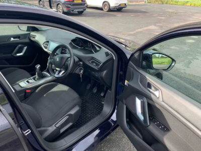 PEUGEOT 308 ACTIVE BLUE HDI S/S Engine Size 1.6 Litres Fuel DIESEL Body 5 DOOR HATCHBACK Transmission MANUAL Seats 5 Colour BLUE Reg Date 02/09/2015 Mileage: 142629 Reg FJ65XDP