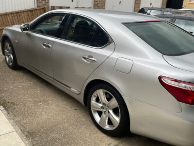 LEXUS MODELLS 460 SE-L A  ENGINE SIZE 4.6 Litres FUEL PETROL BODY 4 DOOR SALOON TRANSMISSION AUTOMATIC SEATS 5 COLOUR SILVER REG DATE 01/09/2007 Mileage: 14900 R777EJS