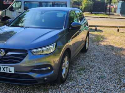 VAUXHALL MODEL GRANDLAND X SE TURBO S/S  ENGINE SIZE 1.2 Litres FUEL PETROL BODY 5 DOOR HATCHBACK TRANSMISSION MANUAL SEATS 5 COLOUR GREY REG DATE 31/05/2019  Mileage: 50850 SC19XTL