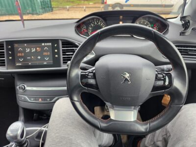 PEUGEOT MODEL 308 TECH EDITION PURETECH S/S ENGINE SIZE 1.2 Litres FUEL PETROL BODY 5 DOOR HATCHBACK TRANSMISSION MANUAL SEATS 5 COLOUR GREY REG DATE 18/01/2019 Mileage:  32860 ST68WKW