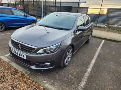 PEUGEOT MODEL 308 TECH EDITION PURETECH S/S ENGINE SIZE 1.2 Litres FUEL PETROL BODY 5 DOOR HATCHBACK TRANSMISSION MANUAL SEATS 5 COLOUR GREY REG DATE 18/01/2019 Mileage:  32860 ST68WKW