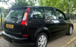 FORD FOCUS C-MAX GHIA AUTO Engine Size 2.0 Litres Fuel PETROL Body 5 DOOR MPV Transmission AUTOMATIC Seats 5 Colour BLACK Reg Date 29/08/2006 Mileage: 115000 Reg LM06HMJ