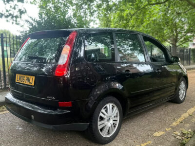 FORD FOCUS C-MAX GHIA AUTO Engine Size 2.0 Litres Fuel PETROL Body 5 DOOR MPV Transmission AUTOMATIC Seats 5 Colour BLACK Reg Date 29/08/2006 Mileage: 115000 Reg LM06HMJ