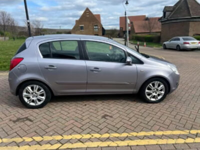 VAUXHALL CORSA DESIGN AUTO Engine Size 1.4 Litres Fuel PETROL Body 5 DOOR HATCHBACK Transmission AUTOMATIC Seats 5 Colour SILVER Reg Date 05/03/2007 Mileage 134000 Reg BV07WJK