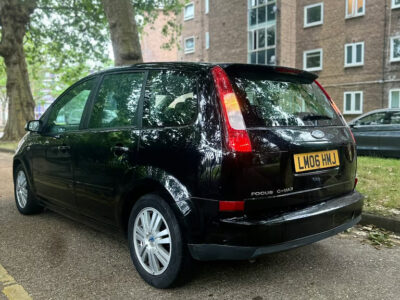 FORD FOCUS C-MAX GHIA AUTO Engine Size 2.0 Litres Fuel PETROL Body 5 DOOR MPV Transmission AUTOMATIC Seats 5 Colour BLACK Reg Date 29/08/2006 Mileage: 115000 Reg LM06HMJ