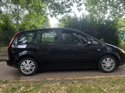 FORD FOCUS C-MAX GHIA AUTO Engine Size 2.0 Litres Fuel PETROL Body 5 DOOR MPV Transmission AUTOMATIC Seats 5 Colour BLACK Reg Date 29/08/2006 Mileage: 115000 Reg LM06HMJ