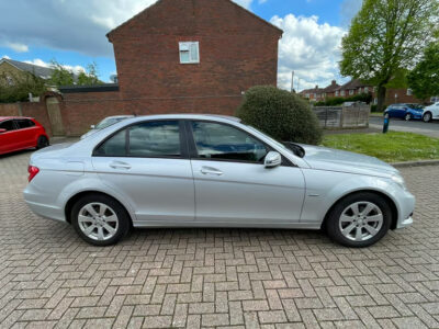 MERCEDES-BENZ C180 SE BLUEEFFICIENCY AUTO Engine Size 1.8 Litres Fuel PETROL Body 4 DOOR SALOON Transmission AUTOMATIC Seats 5 Colour SILVER Reg Date 27/06/2011 Mileage: 51000 Reg KP11UTH